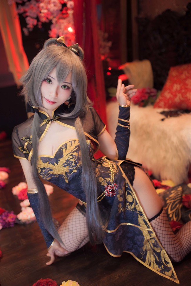 金丝雀洛天依 cosplay 雨波