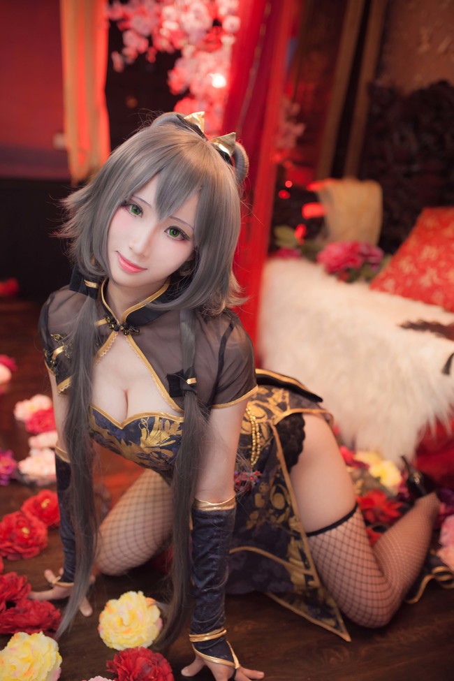 金丝雀洛天依 cosplay 雨波