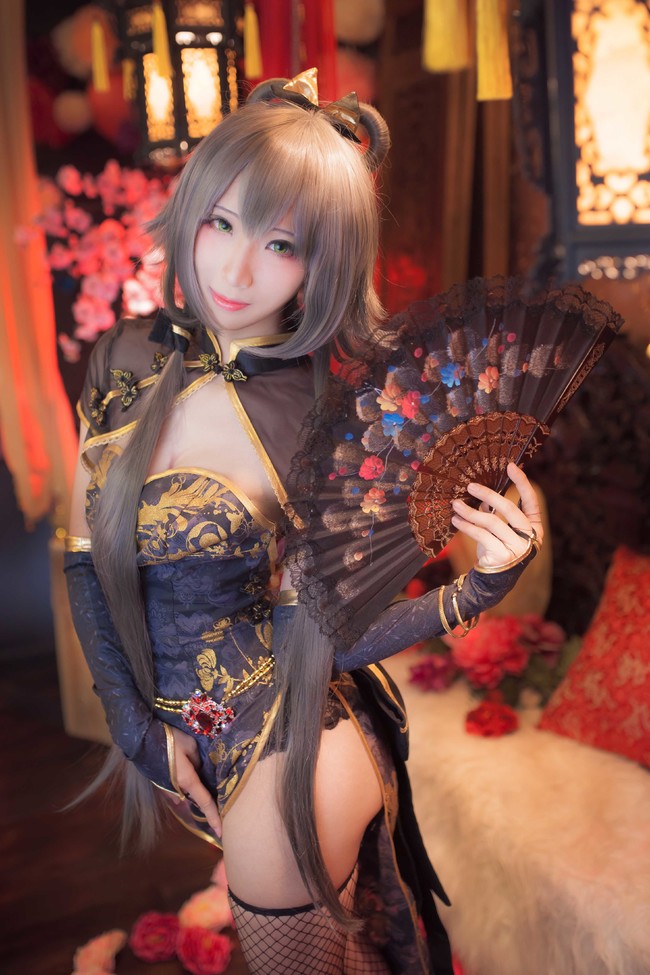 金丝雀洛天依 cosplay 雨波