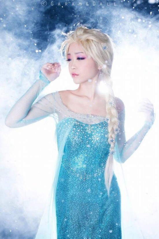 《冰雪奇缘》女主艾莎COS