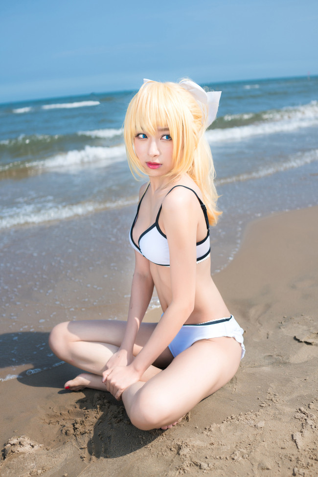 Saber Lily泳装