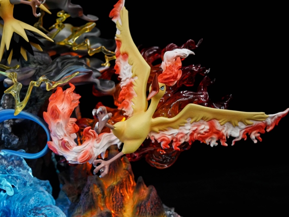 「精灵宝可梦」三圣鸟雕像限量发售100个 售价3380元